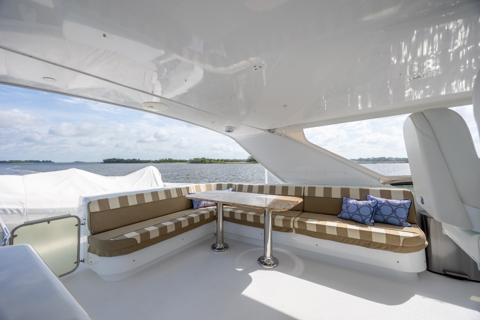 2008 Hatteras Motor Yacht - Image 114