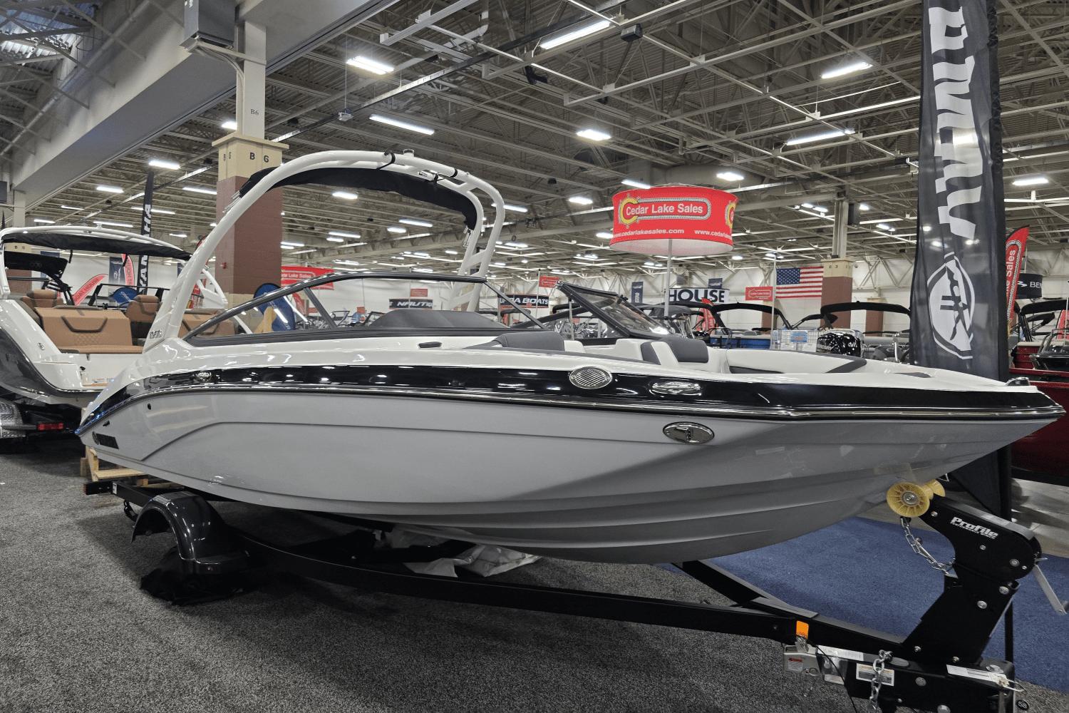 2025 Yamaha Boats 195S