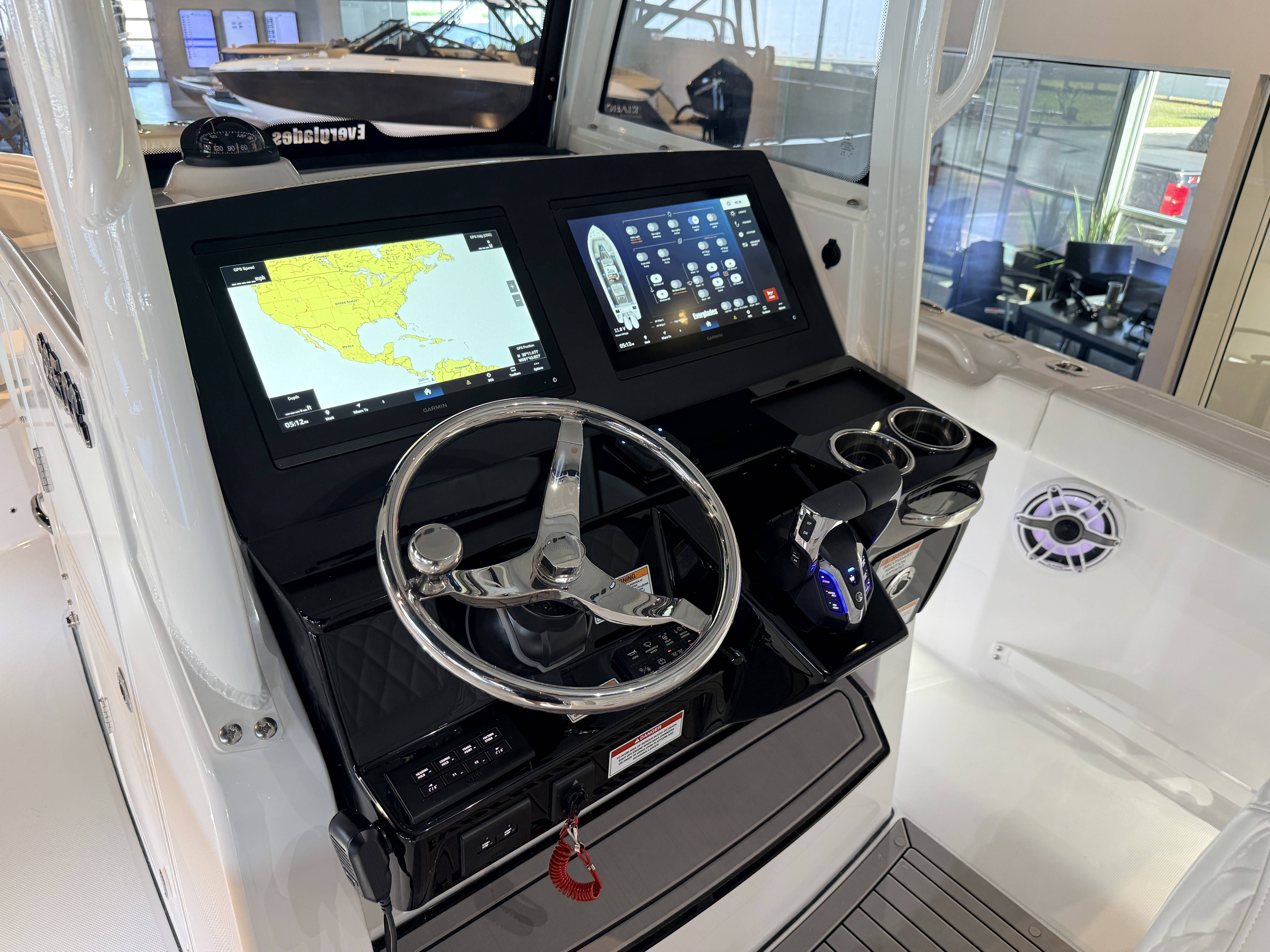 2026 Everglades 285 Center Console - 44