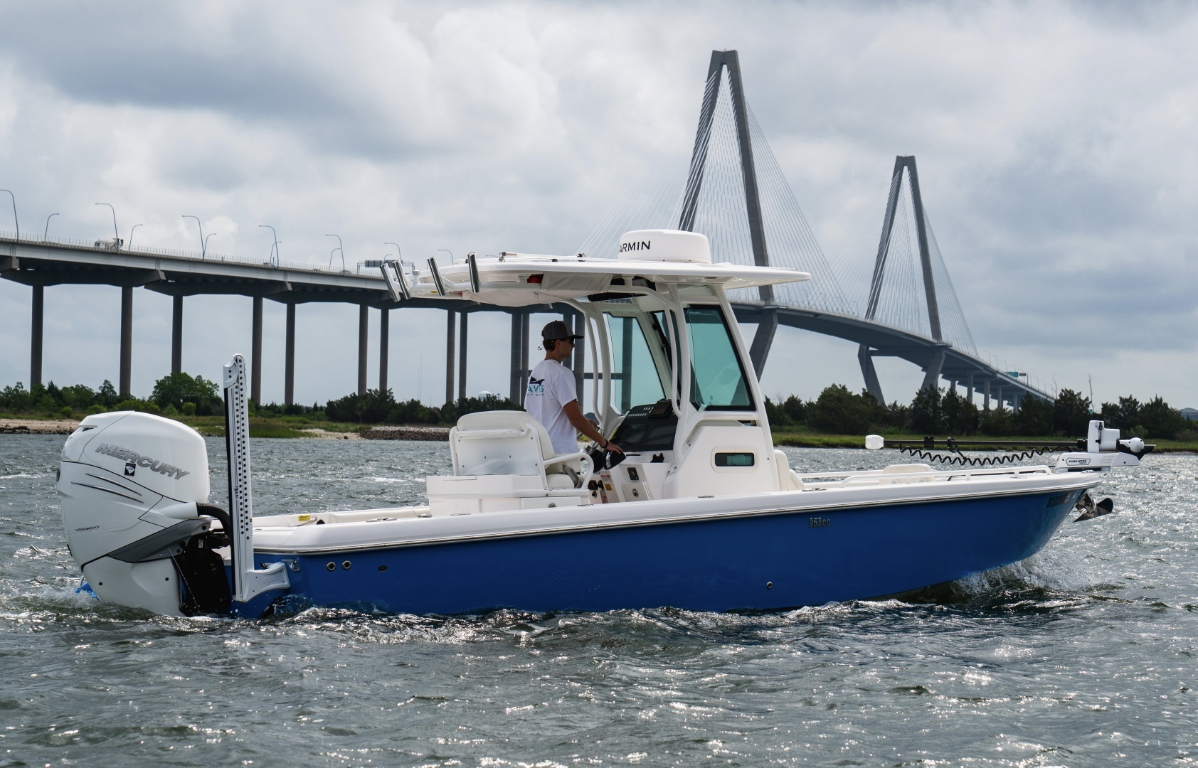 2020 Everglades 253CC - Image 14