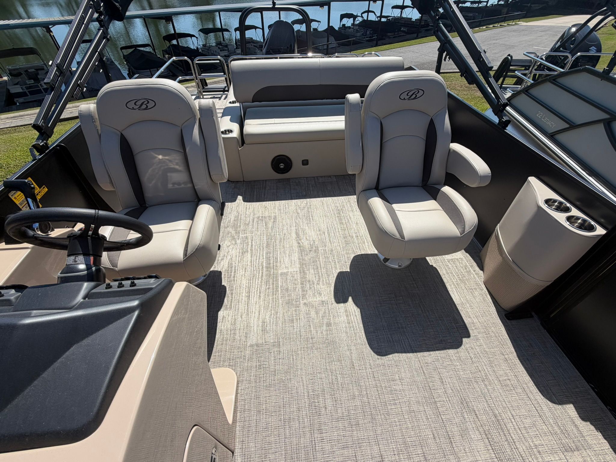 2026 Bentley Pontoons Legacy 240 Swingback - 7