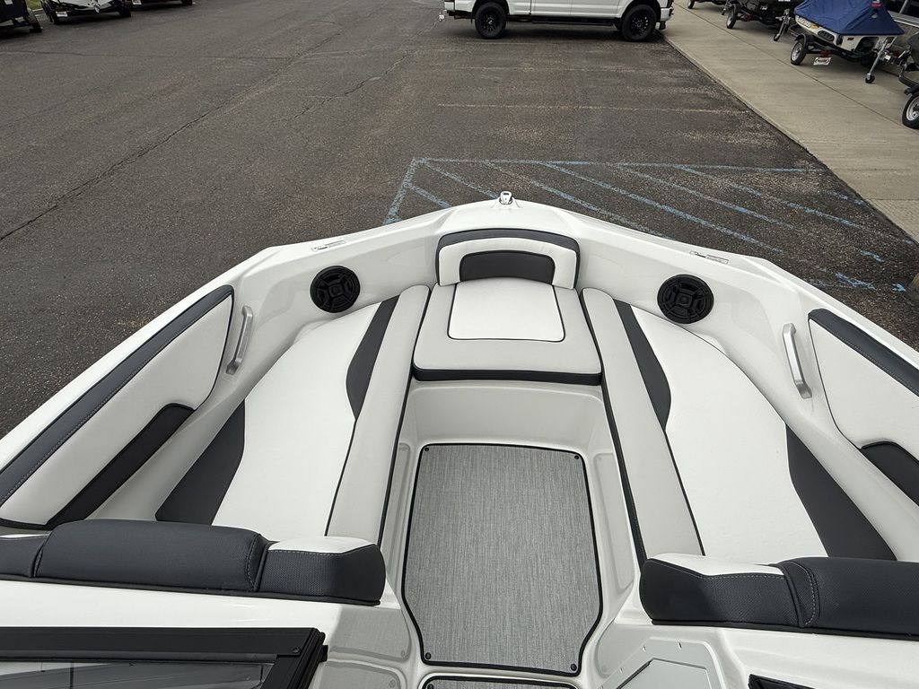 2025 Yamaha Boats AR195 - 15