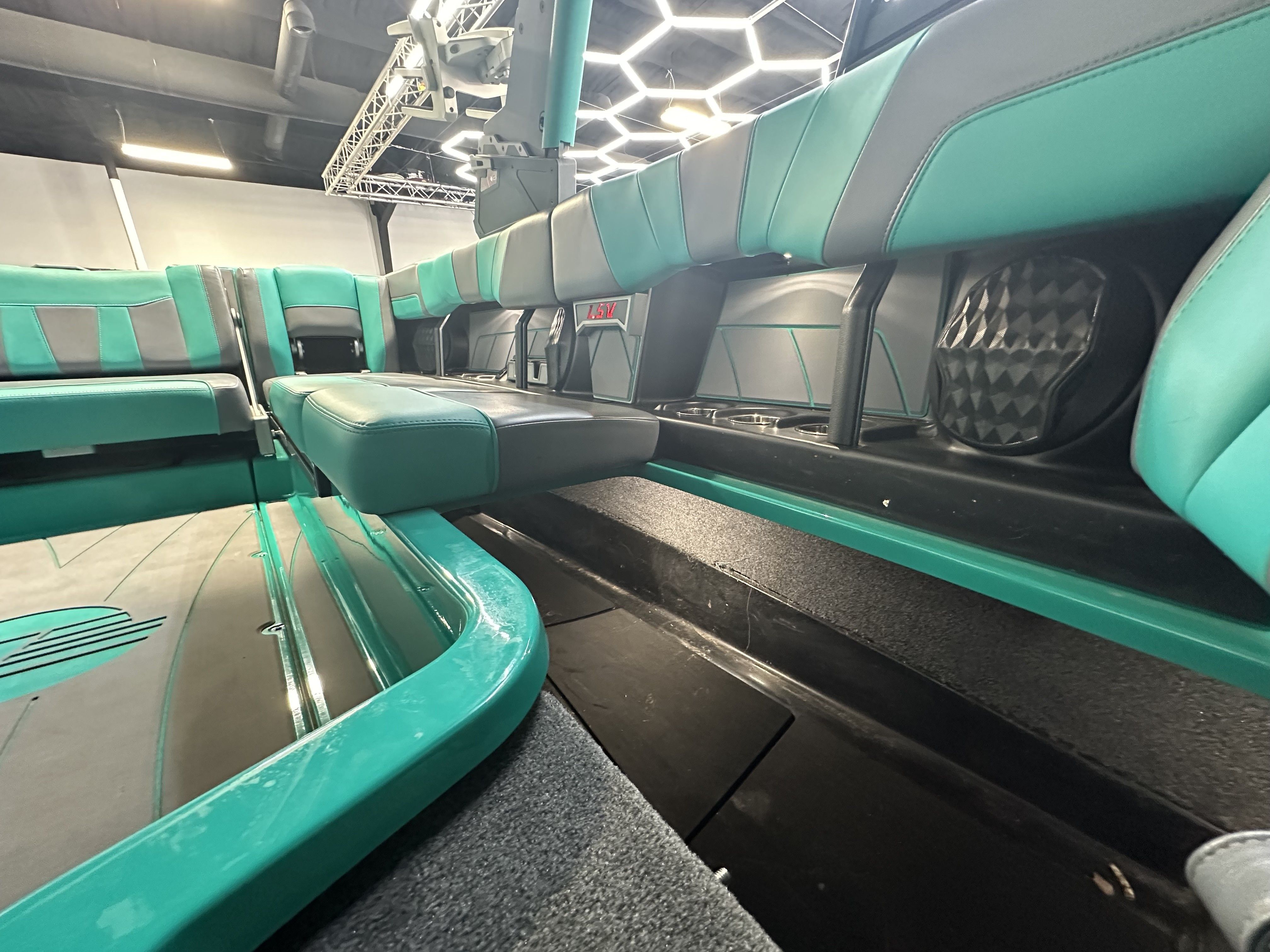 2023 Malibu Wakesetter 23 LSV - 21