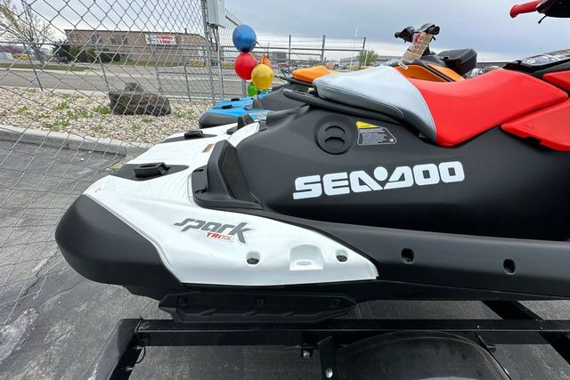 Sea-Doo PWC SPARK TRIXX 90 with striking design and sporty accents.