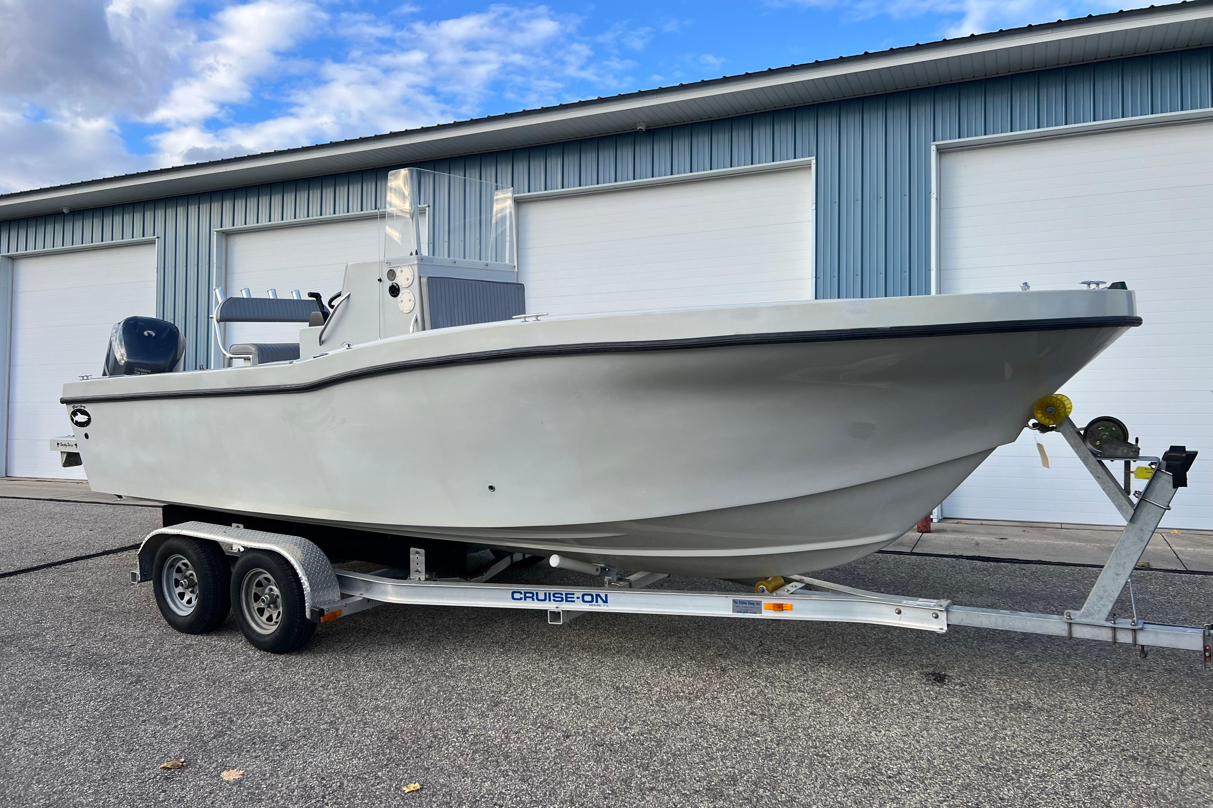 2010 Dusky 256 Center Console
