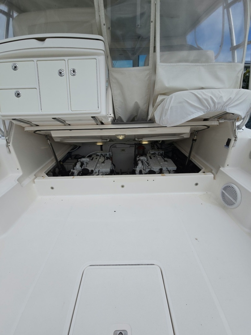 2006 Tiara Yachts 3600 Open - Image 9