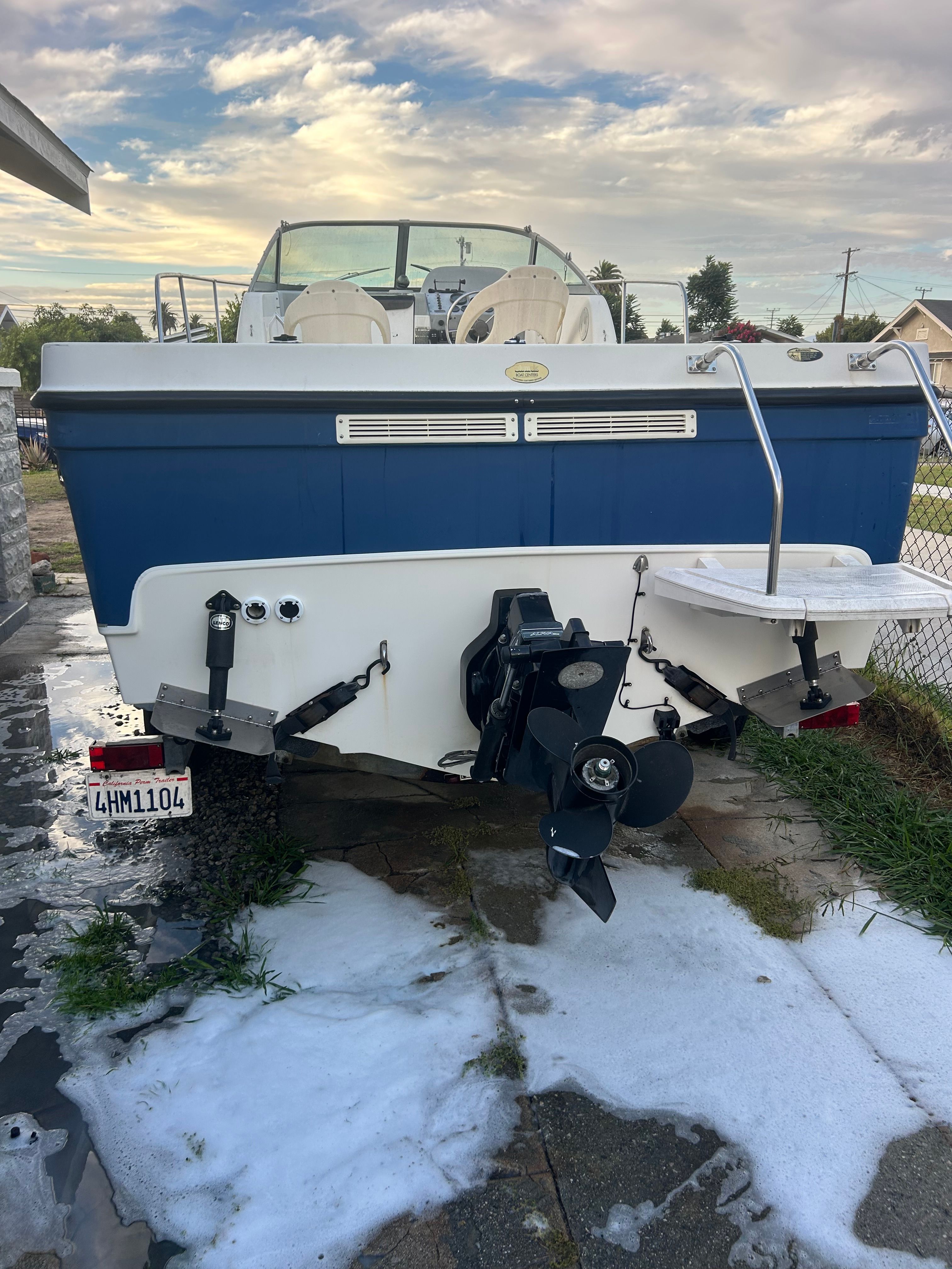 2006 Bayliner 2052 Trophy Walkaround - 6