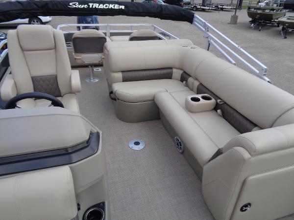 2025 Sun Tracker Fishin' Barge 22 DLX - 80