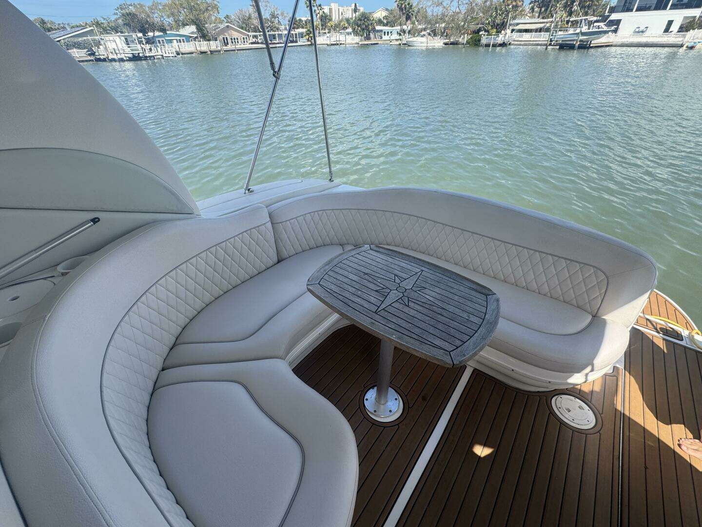 2002 Sea Ray 320 Sundancer - Image 17