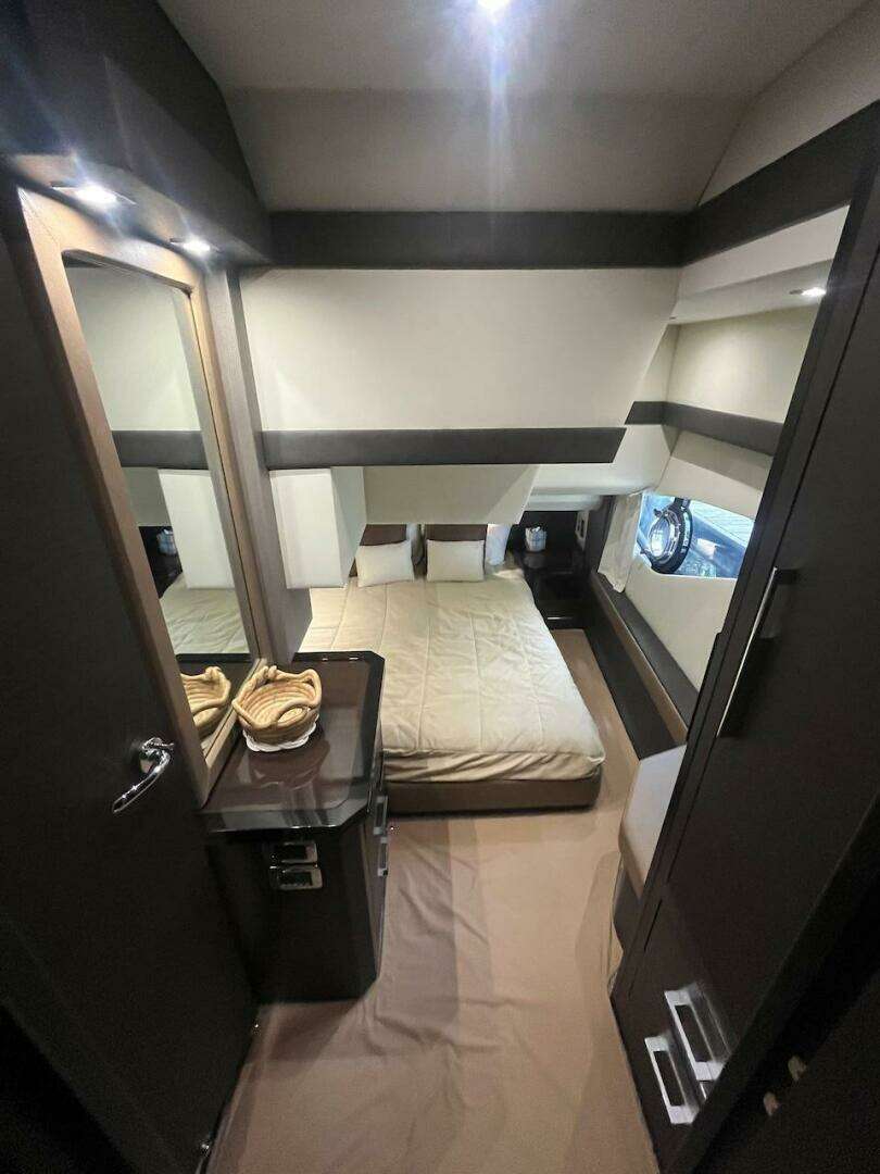 2017 Marquis 500 Sport Yacht - Image 42