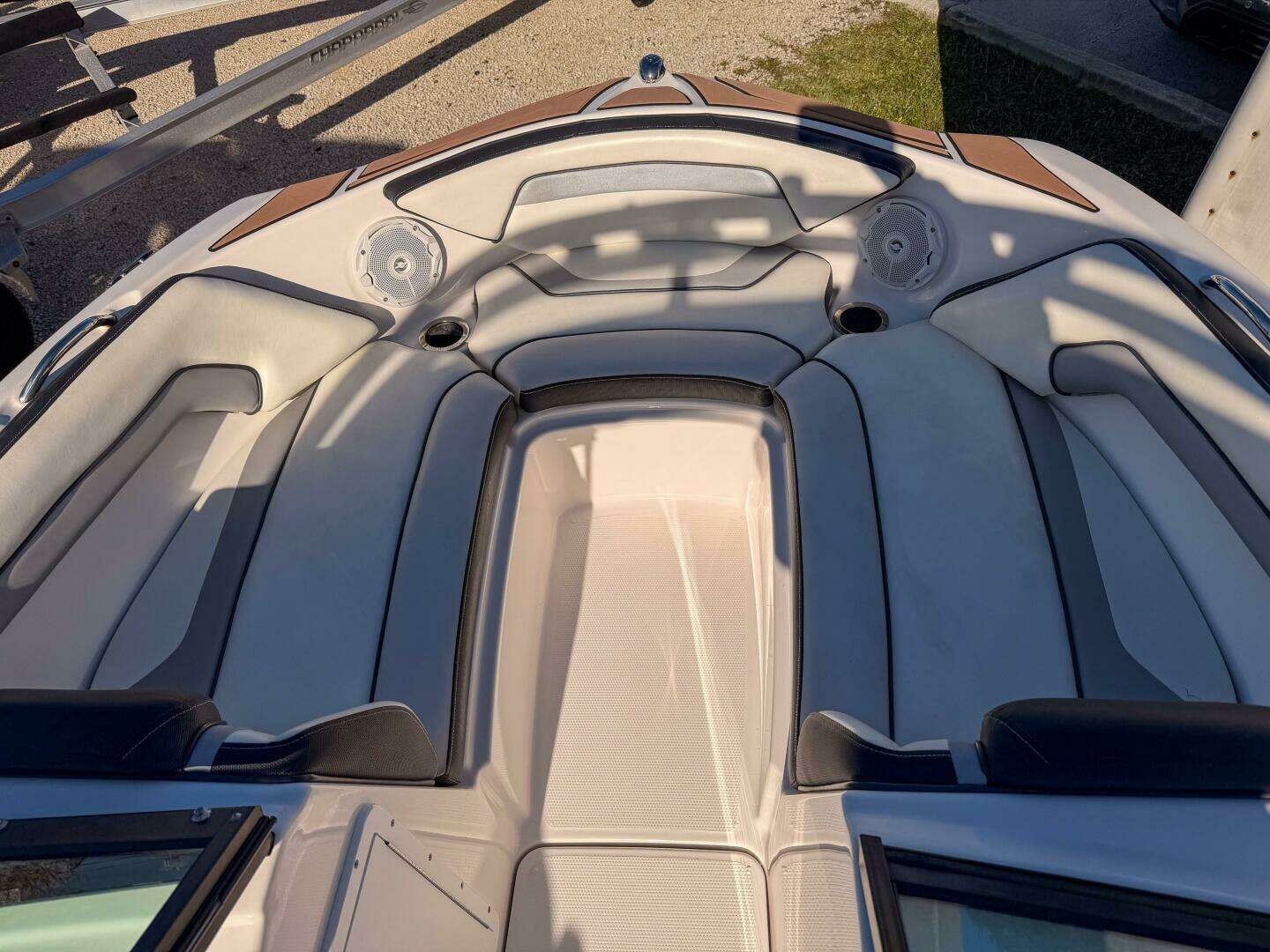 2017 Yamaha Boats AR195 - Image 6