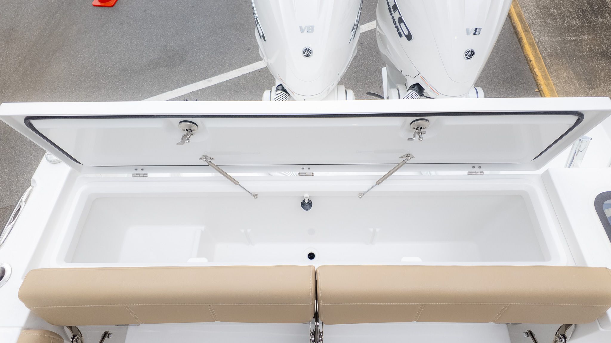 2026 Everglades 335 Center Console - 11