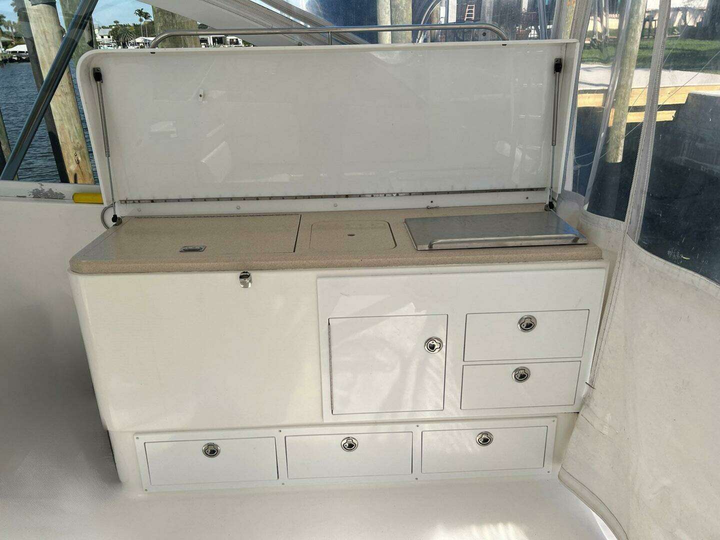 2007 Luhrs 41 Hardtop Express - Image 22