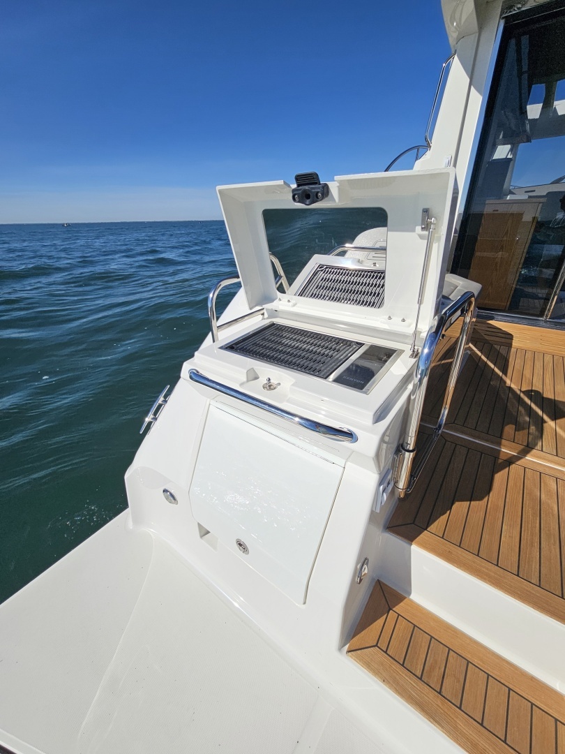 2019 Sea Ray 520 Sundancer - Image 15