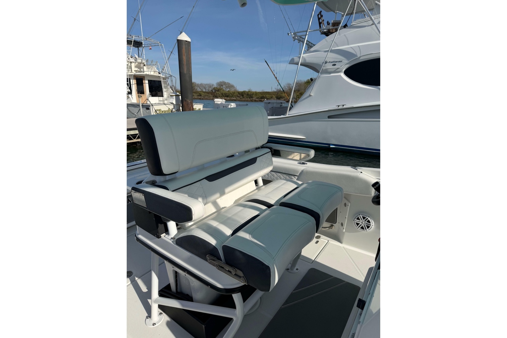 2021 Blackfin — - Image 12