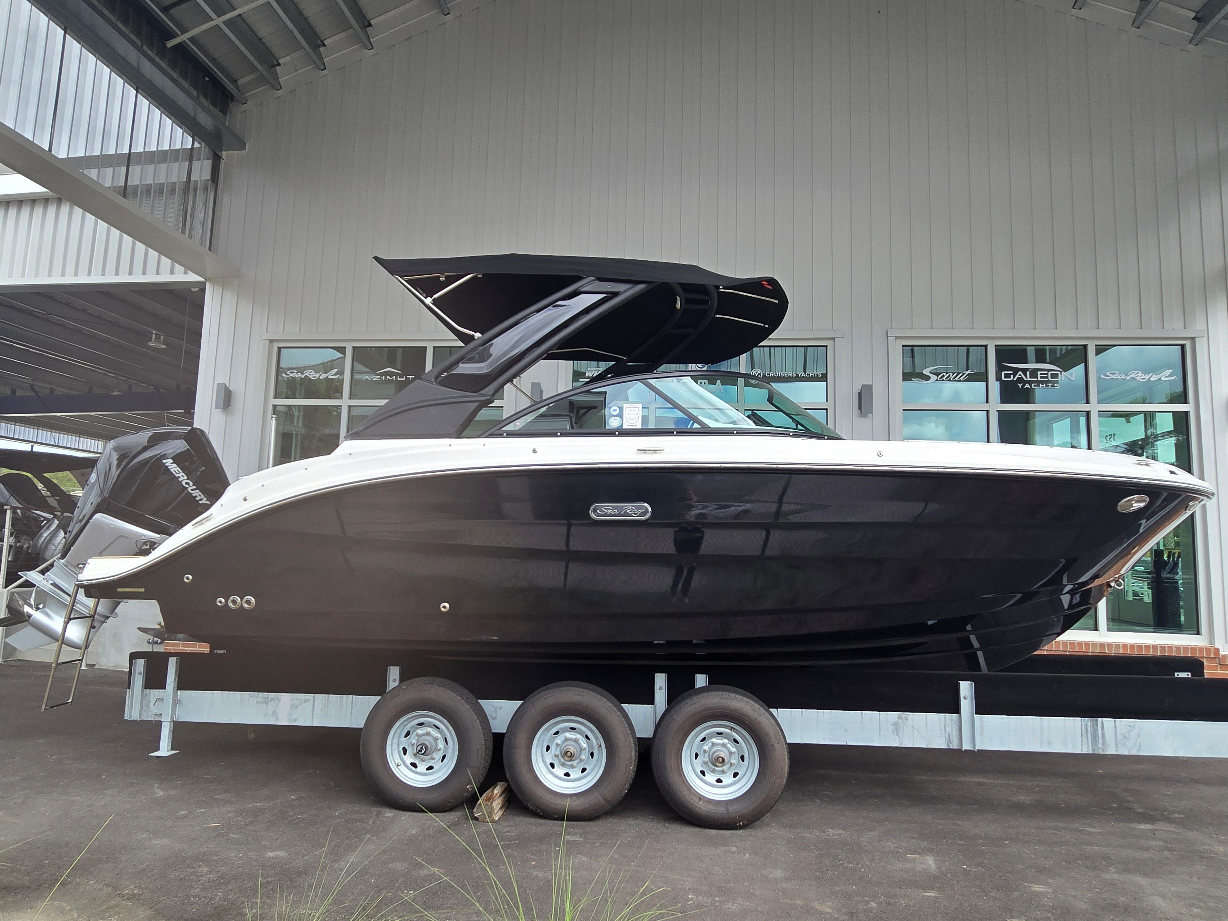 2026 Sea Ray SDX 230 Outboard
