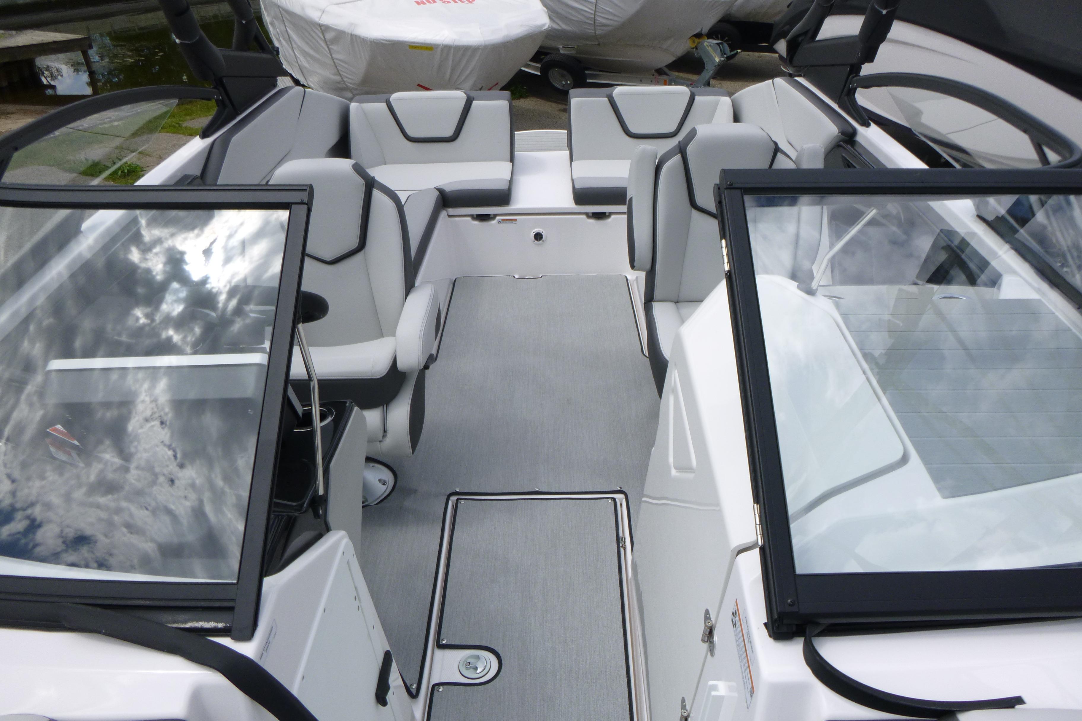2026 Yamaha Boats AR250 interior with sleek seating and modern design.