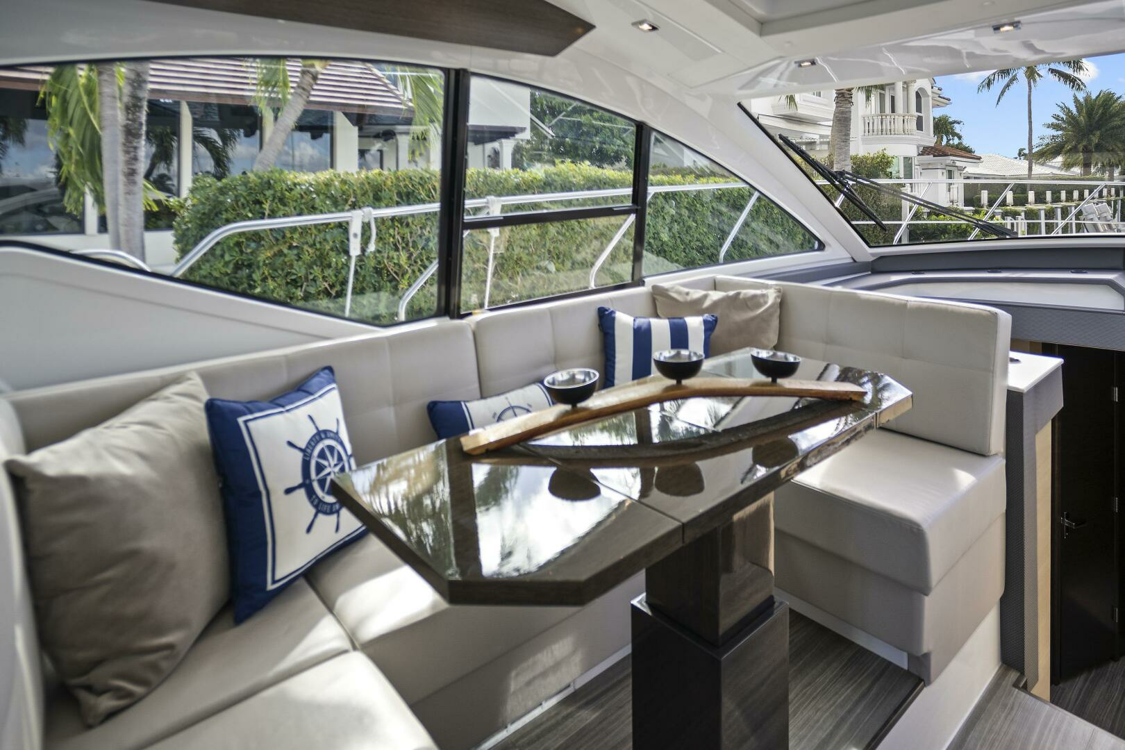 2019 Cruisers Yachts 54 Cantius - Image 30