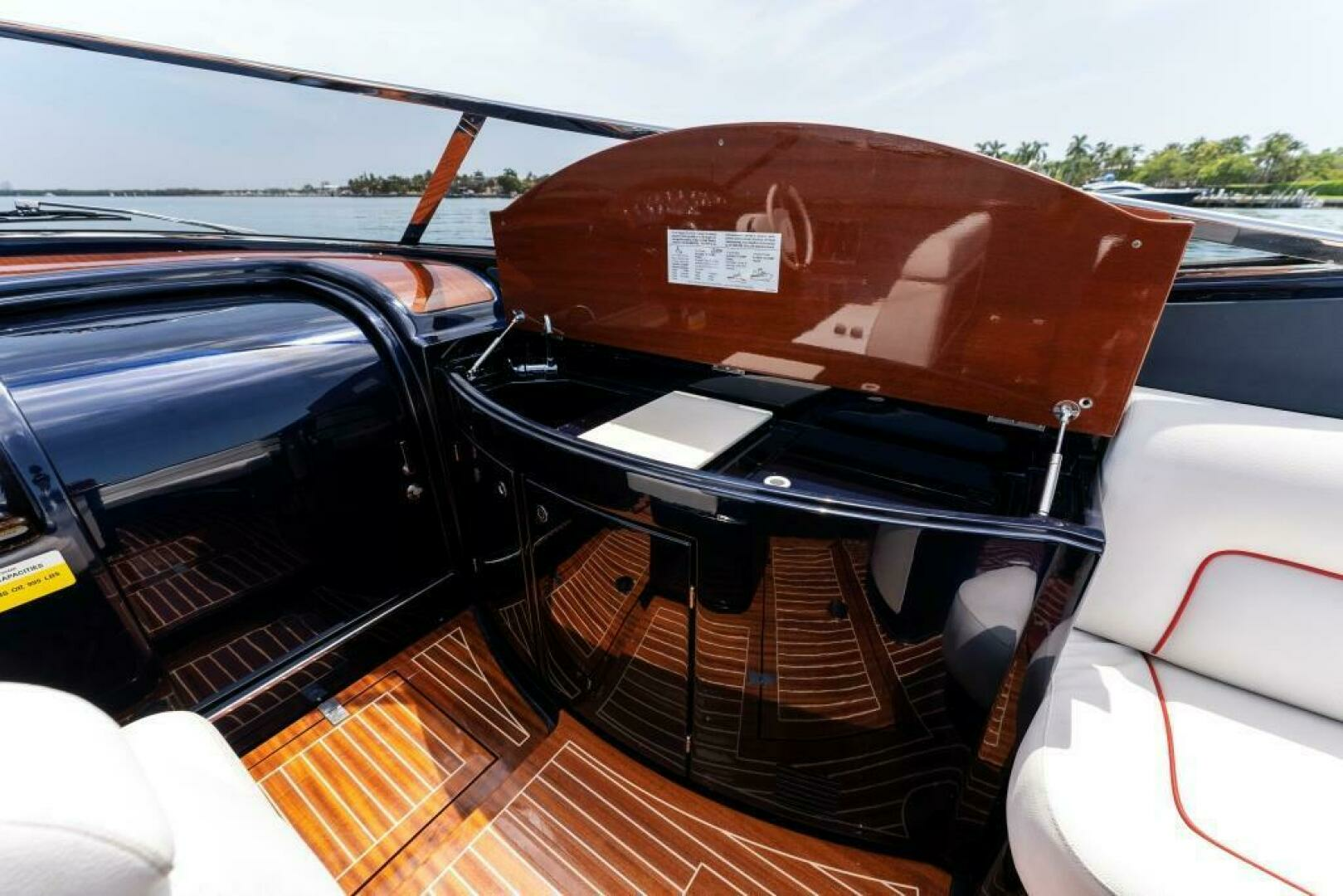 2020 Riva — - Image 18