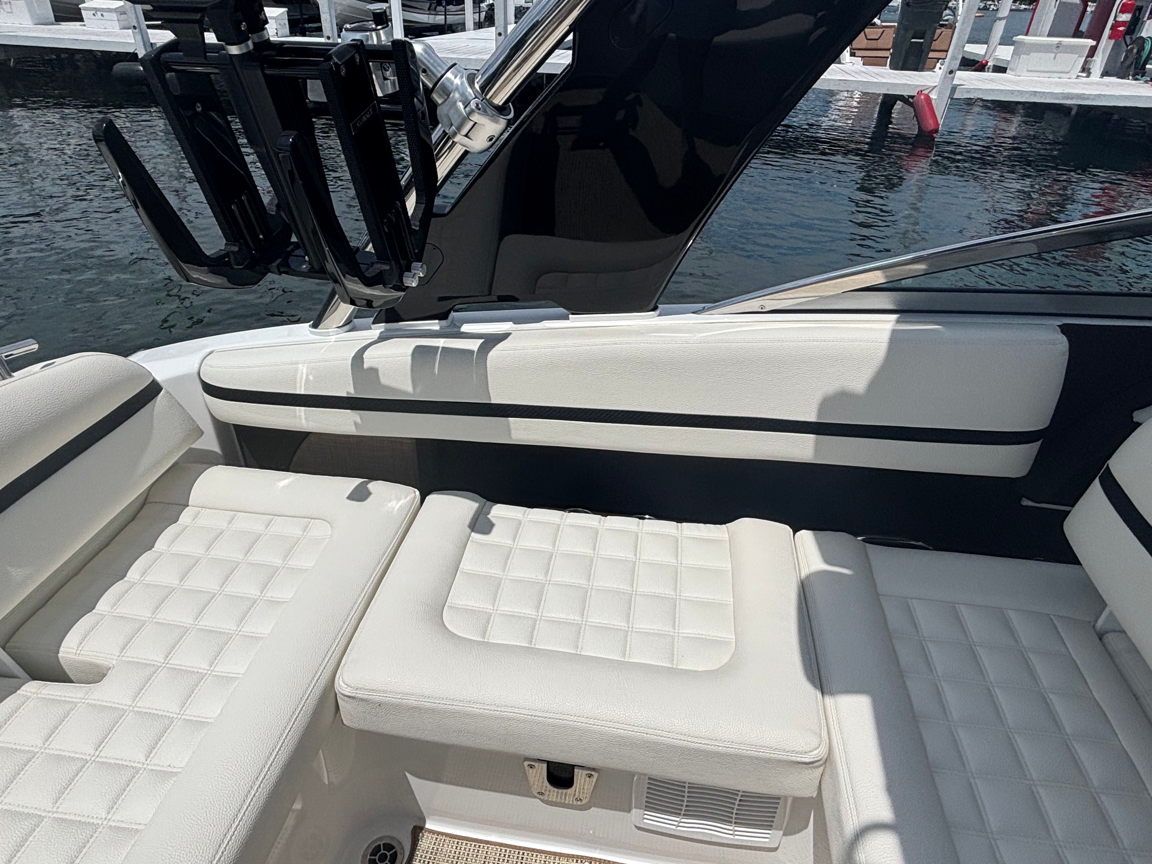 2019 Cobalt R5 Surf - 4