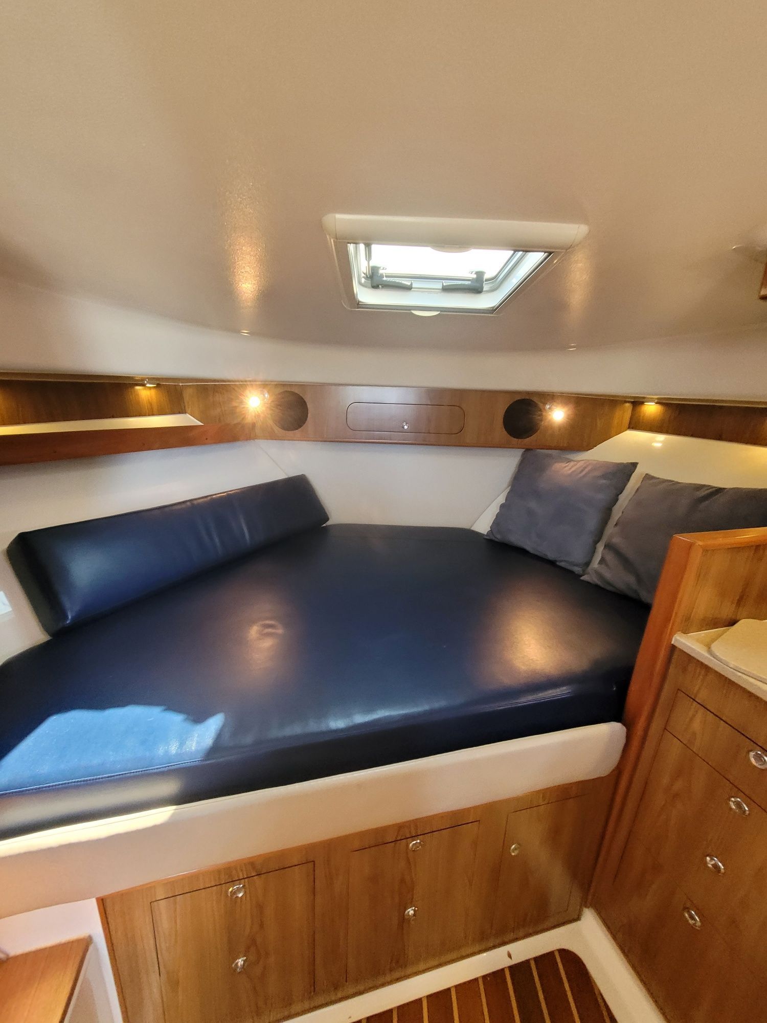 2009 Pursuit OS 375 Offshore - 24