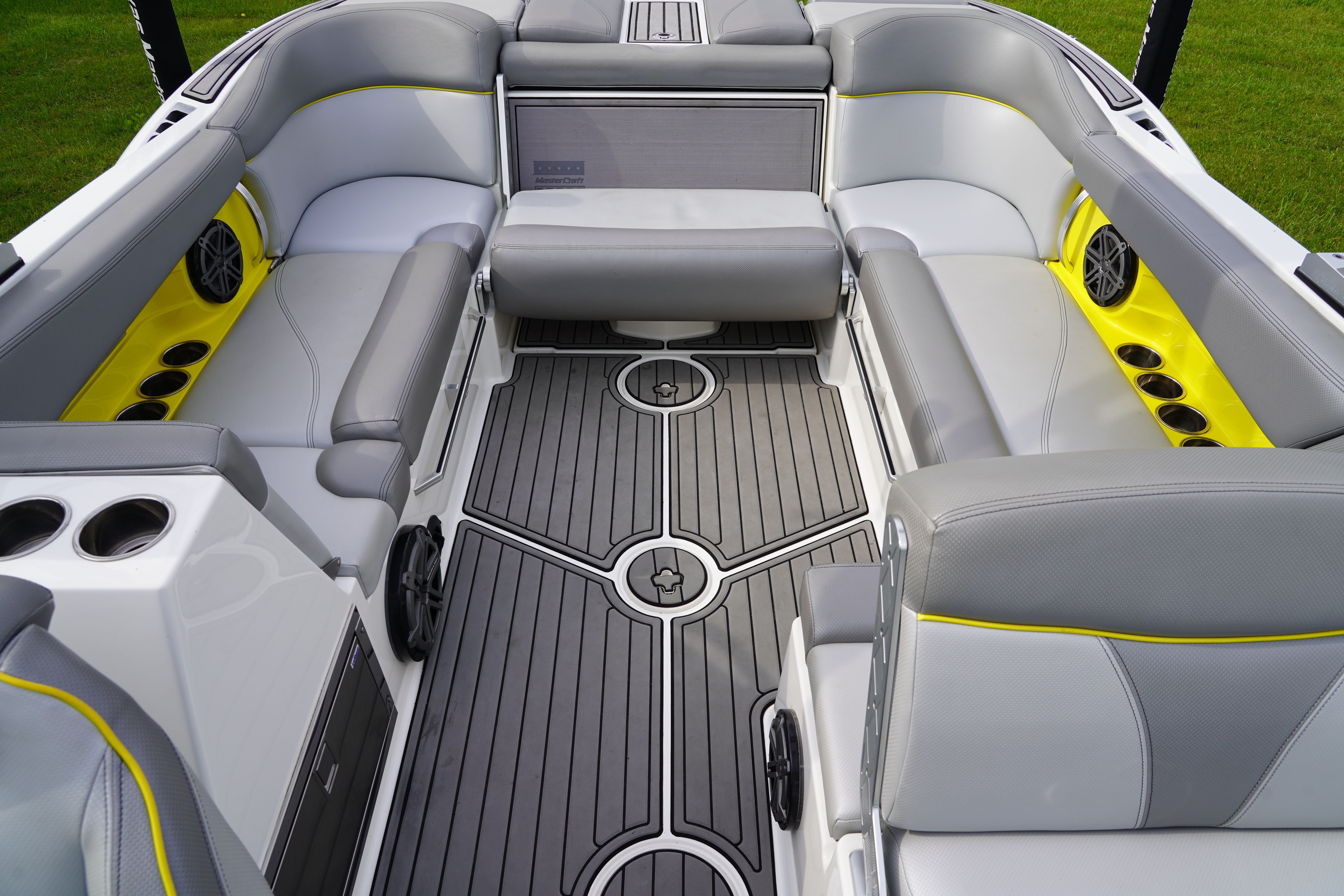 2016 MasterCraft X26 - 22
