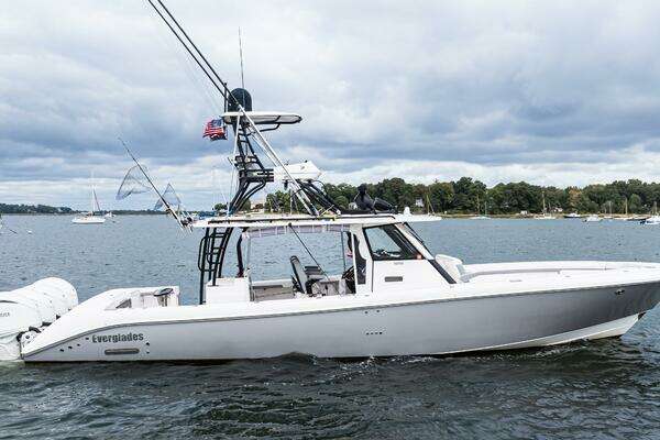 2017 Everglades 435 CC