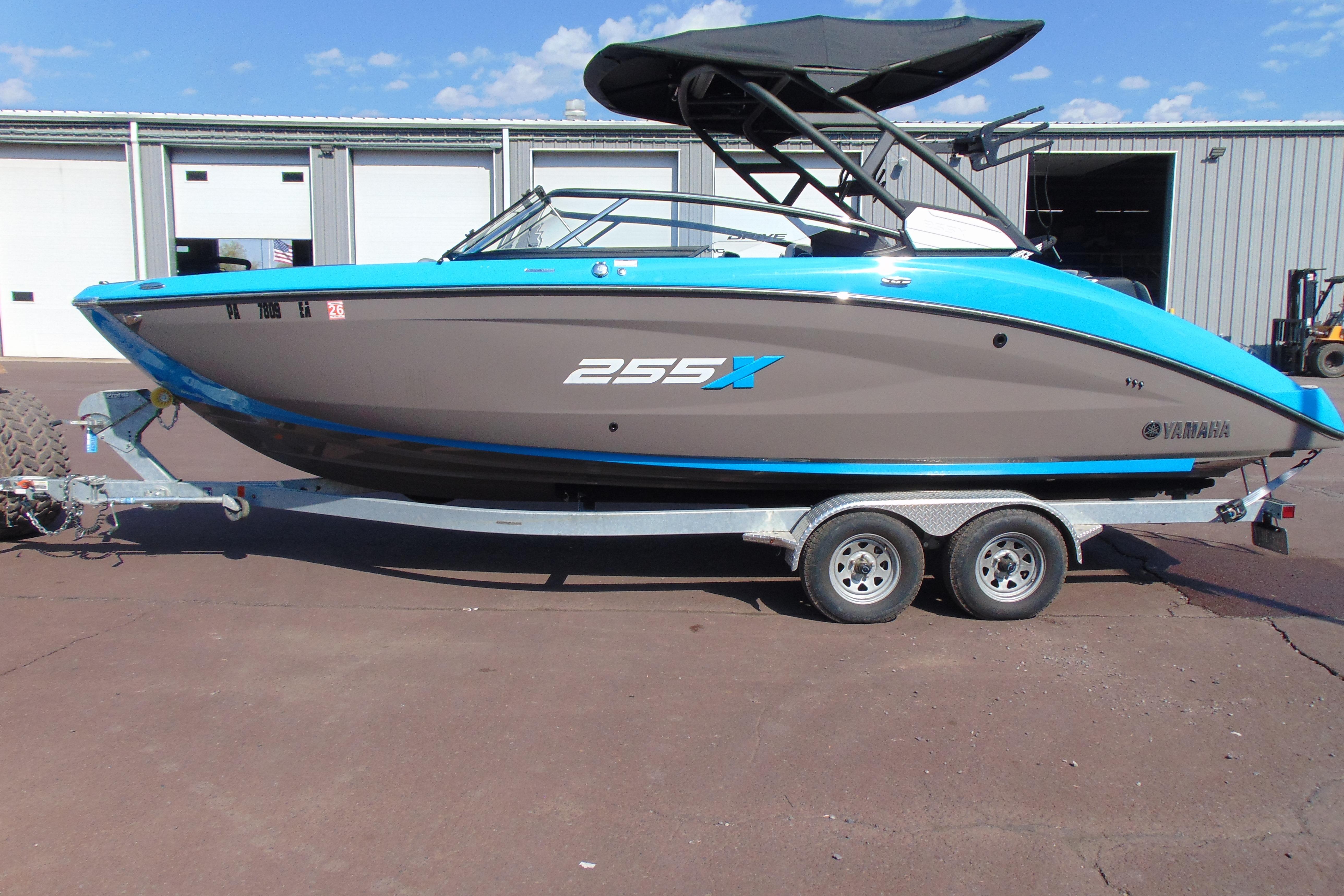 2022 Yamaha Boats 255XD