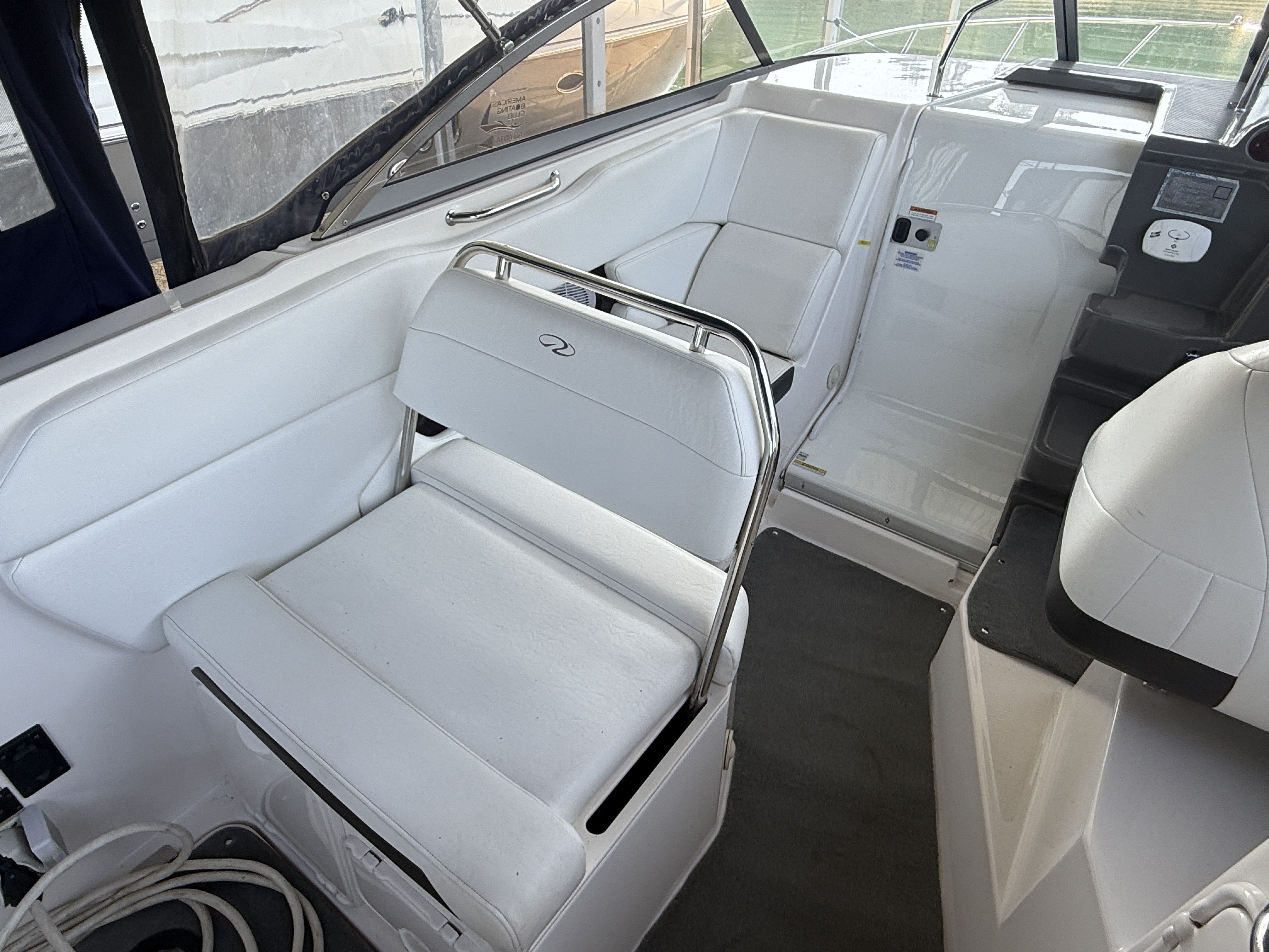 2007 Regal 2565 Window Express - 9