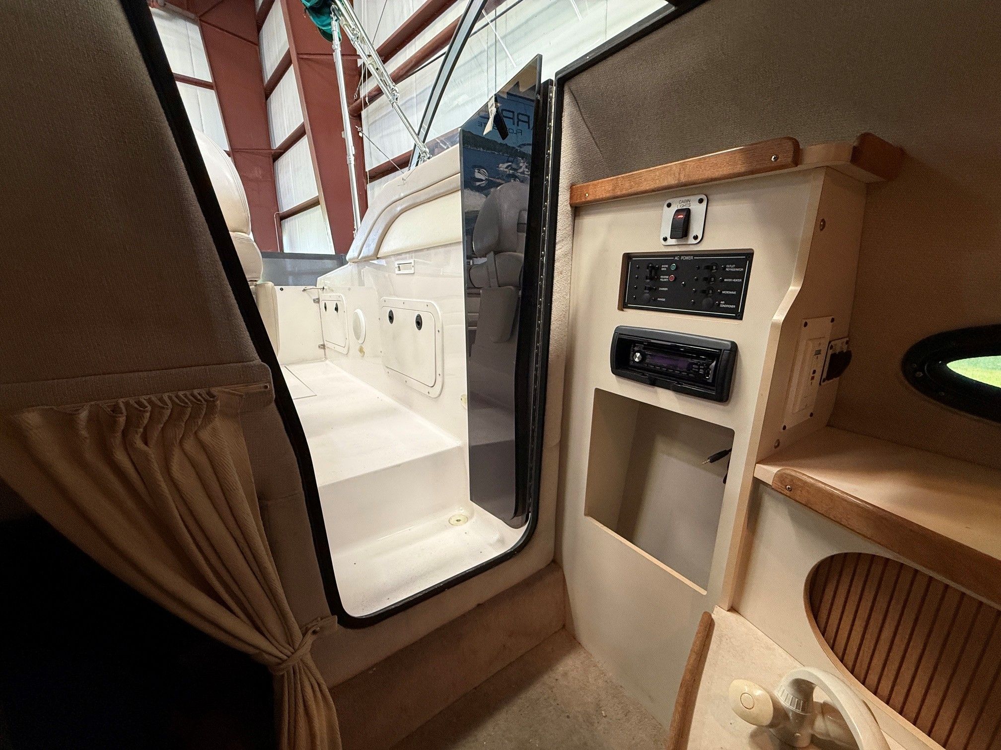 1997 Four Winns 258 Vista - 25