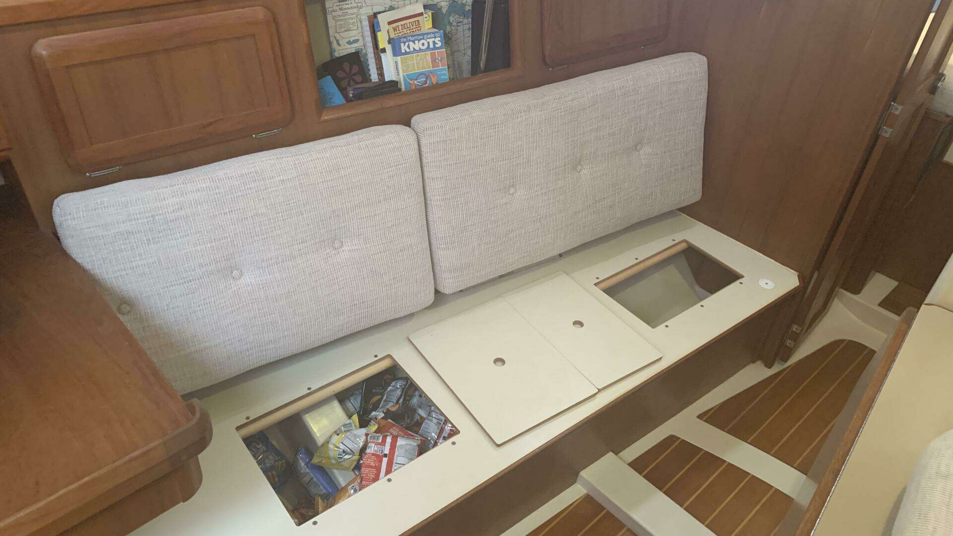1991 Hunter 30 T - Image 46