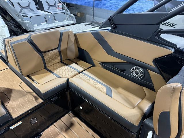 2026 Yamaha Boats 255XD - 11
