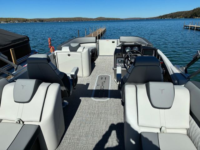 2026 Tahoe 2585 CASCADE QUAD LOUNGER - 13