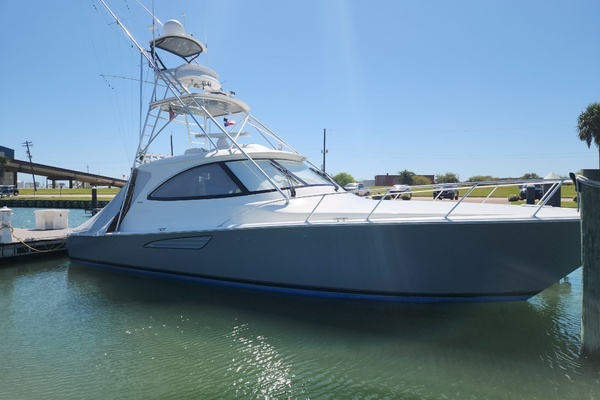 2018 Viking 48 Sport Tower