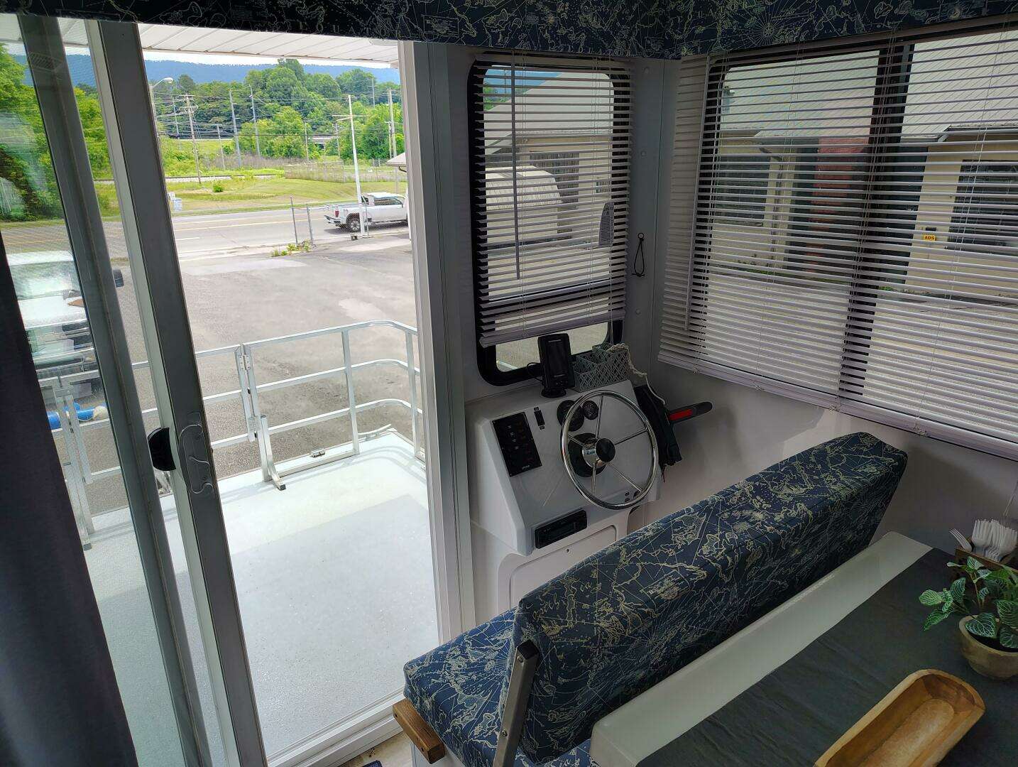 2017 Catamaran Cruisers Lil Hobo 31 - Image 8