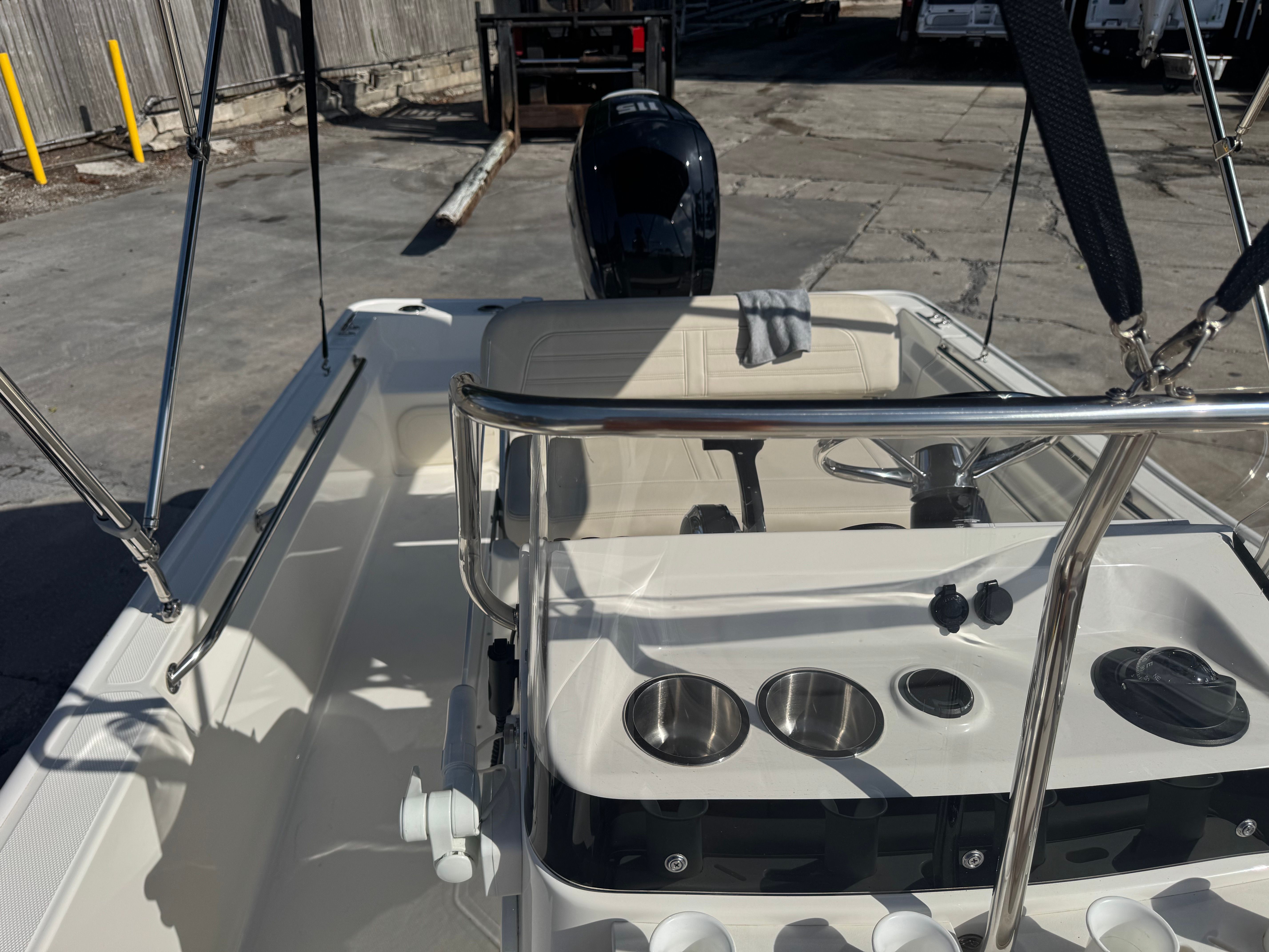 2023 Boston Whaler 170 Montauk - 8