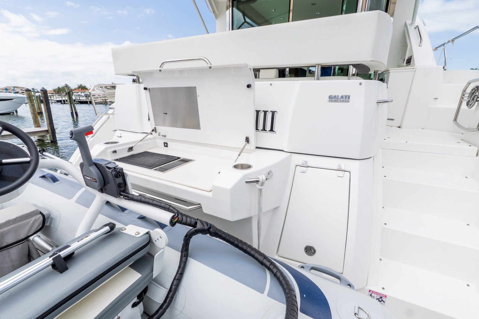 2018 Cruisers Yachts 50 CANTIUS - Image 81