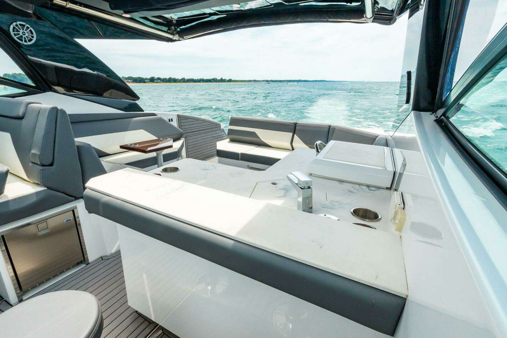 2021 Cruisers Yachts — - Image 23