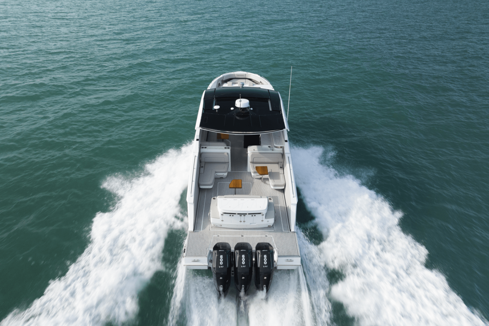 2026 Cruisers Yachts 50GLS OB - Image 8