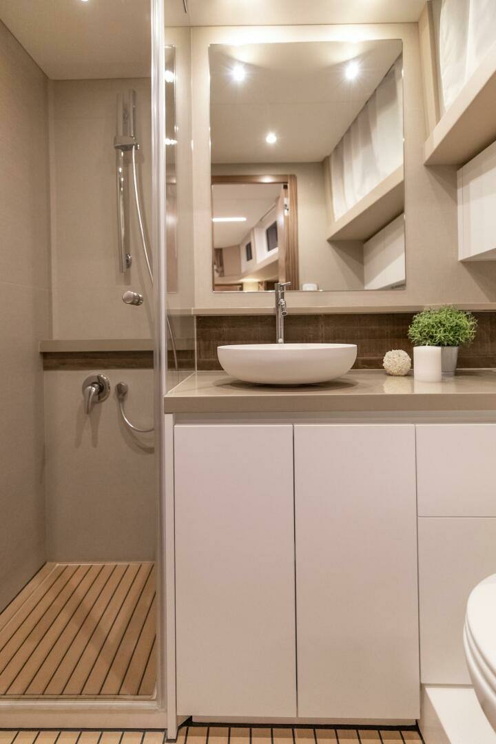 2024 Greenline 45 Fly Hybrid - Image 40