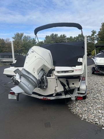 2024 Boston Whaler 210 Vantage - 3