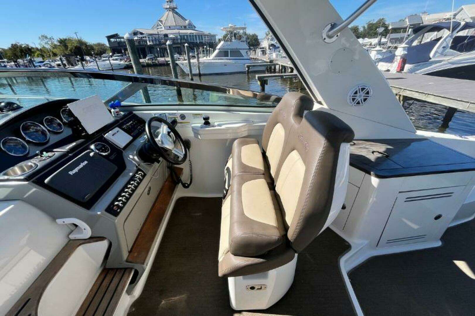 2014 Sea Ray Sundancer 350 - Image 23