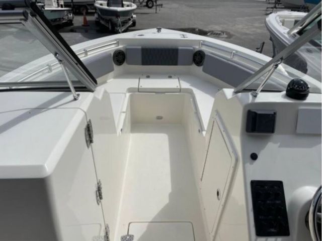 2025 Cobia 220 Dual Console - 13