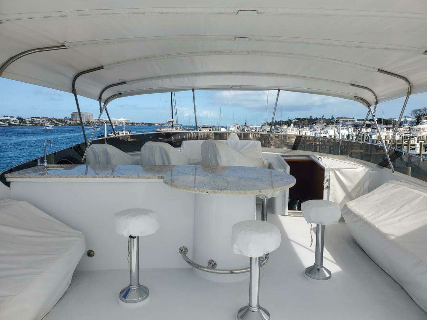 2000 Hatteras 75 Sport Deck - Image 17