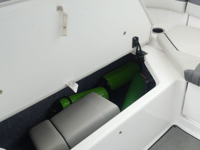 2019 Yamaha Boats AR240 - 39