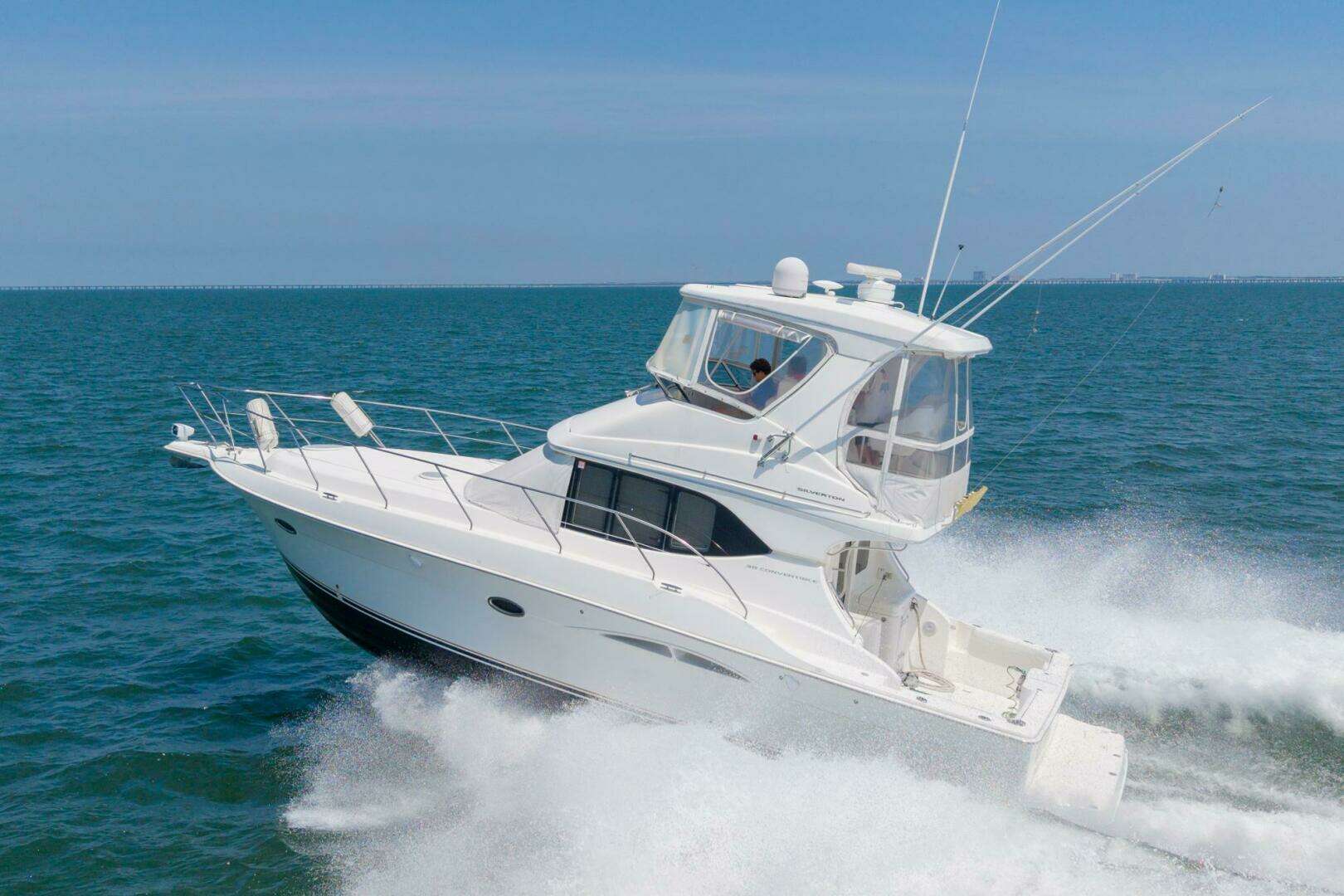 2007 Silverton 38 Convertible - Image 3