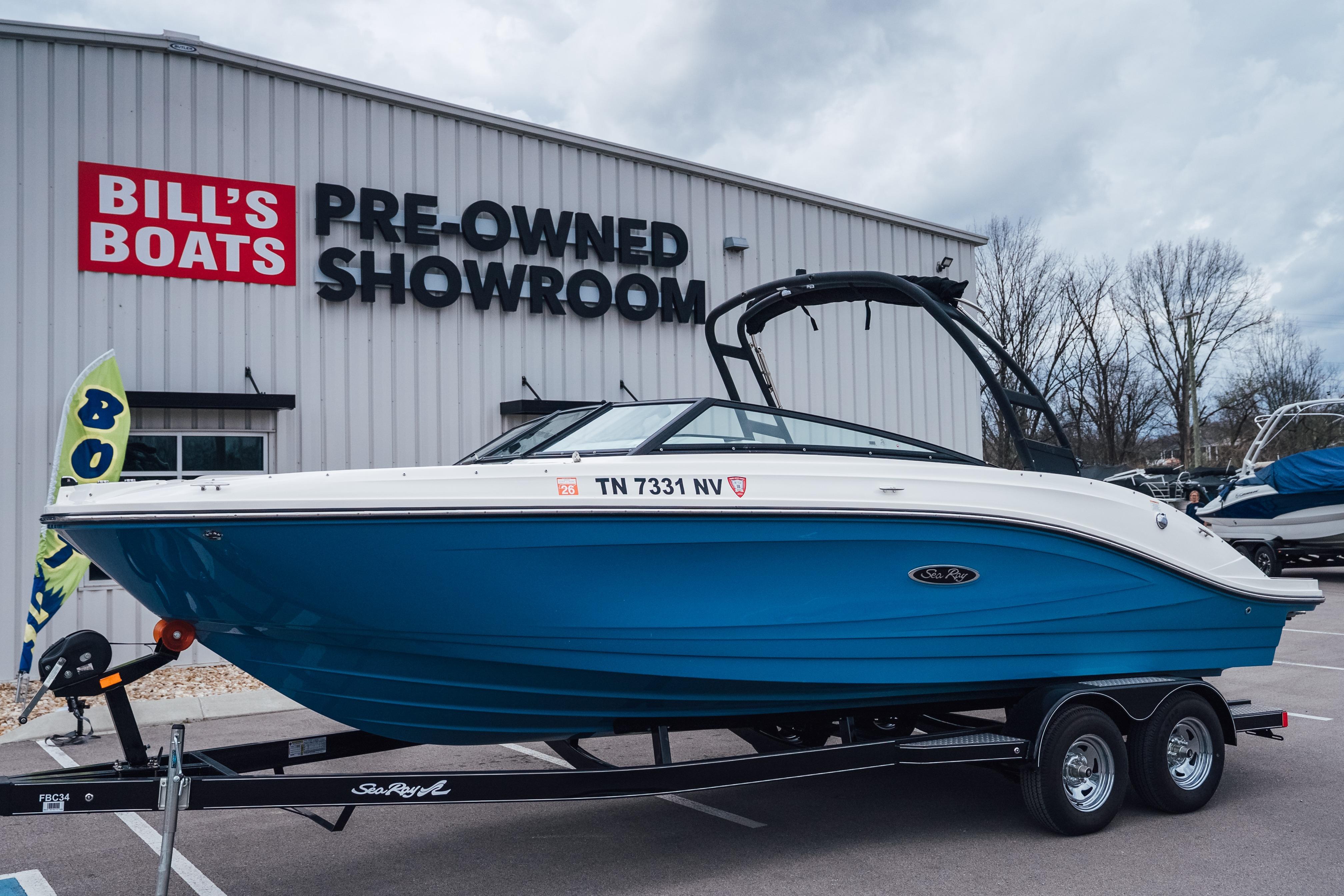 2023 Sea Ray SPX 230