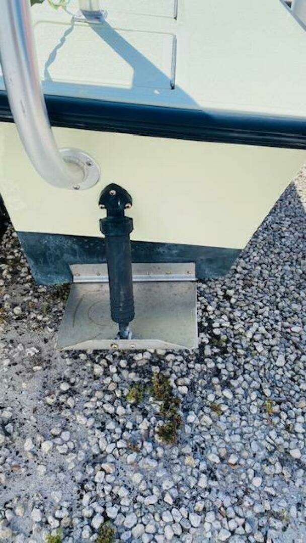 1983 Maverick 18 Flats Boat - Image 12