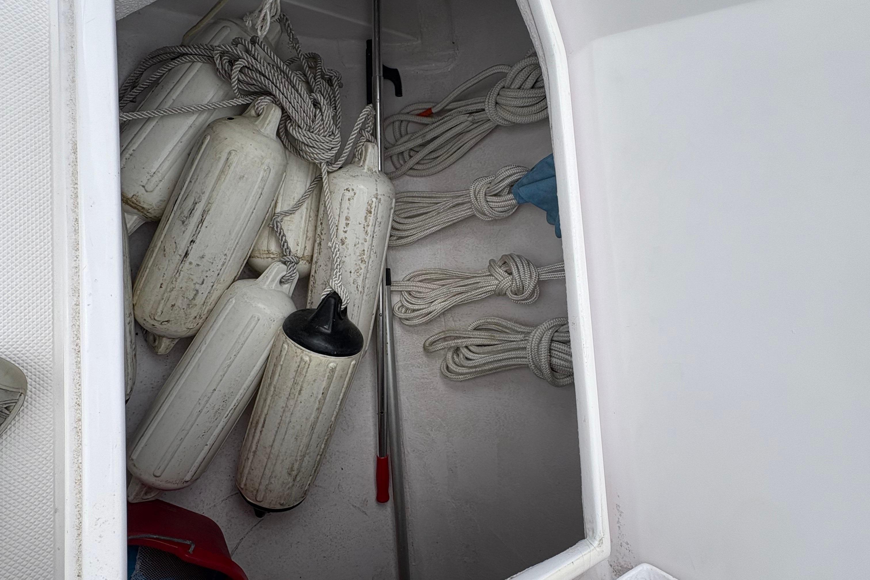2018 Catalina 275 Sport - 40