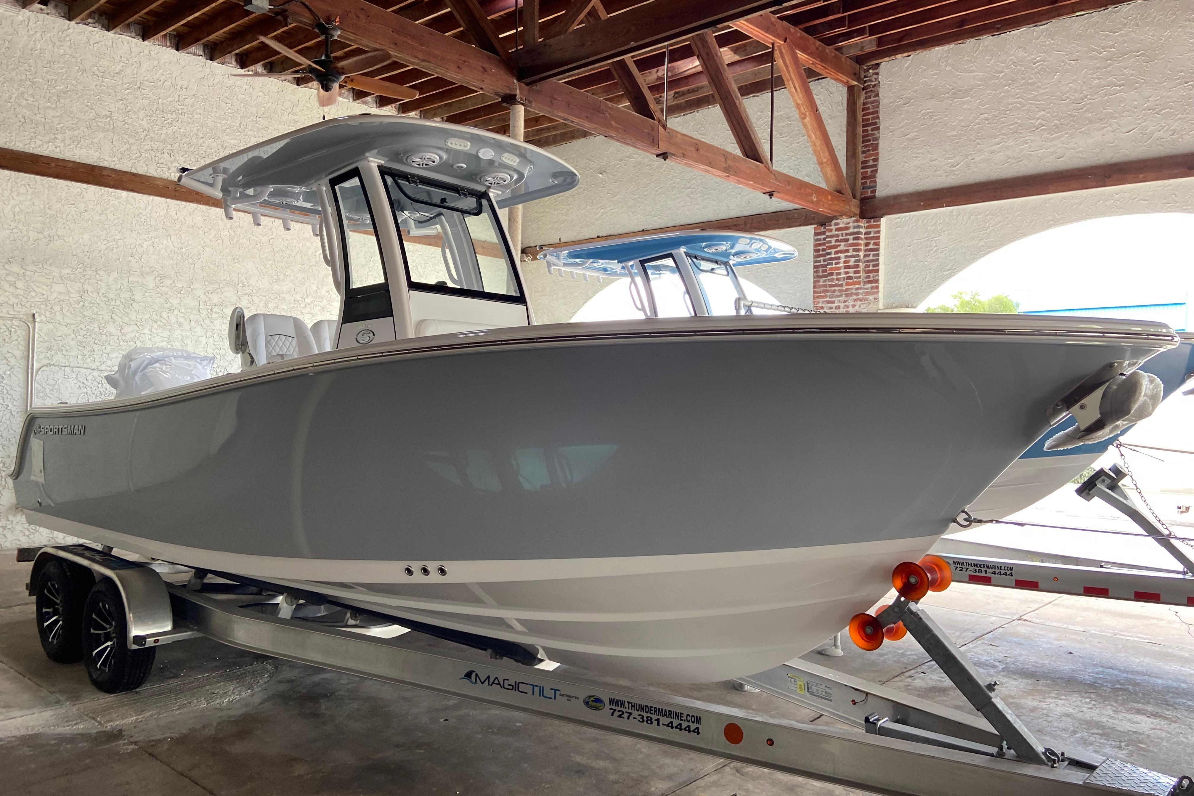 2026 Sportsman Open 232 Center Console